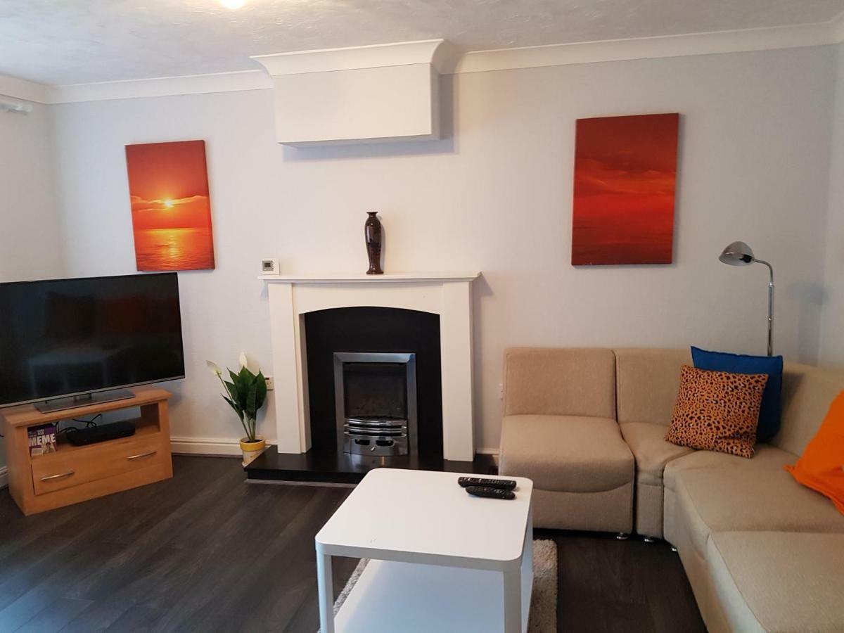 Penllech House: Spacious 3-Bedroom with Free Parking Nottingham Exterior photo